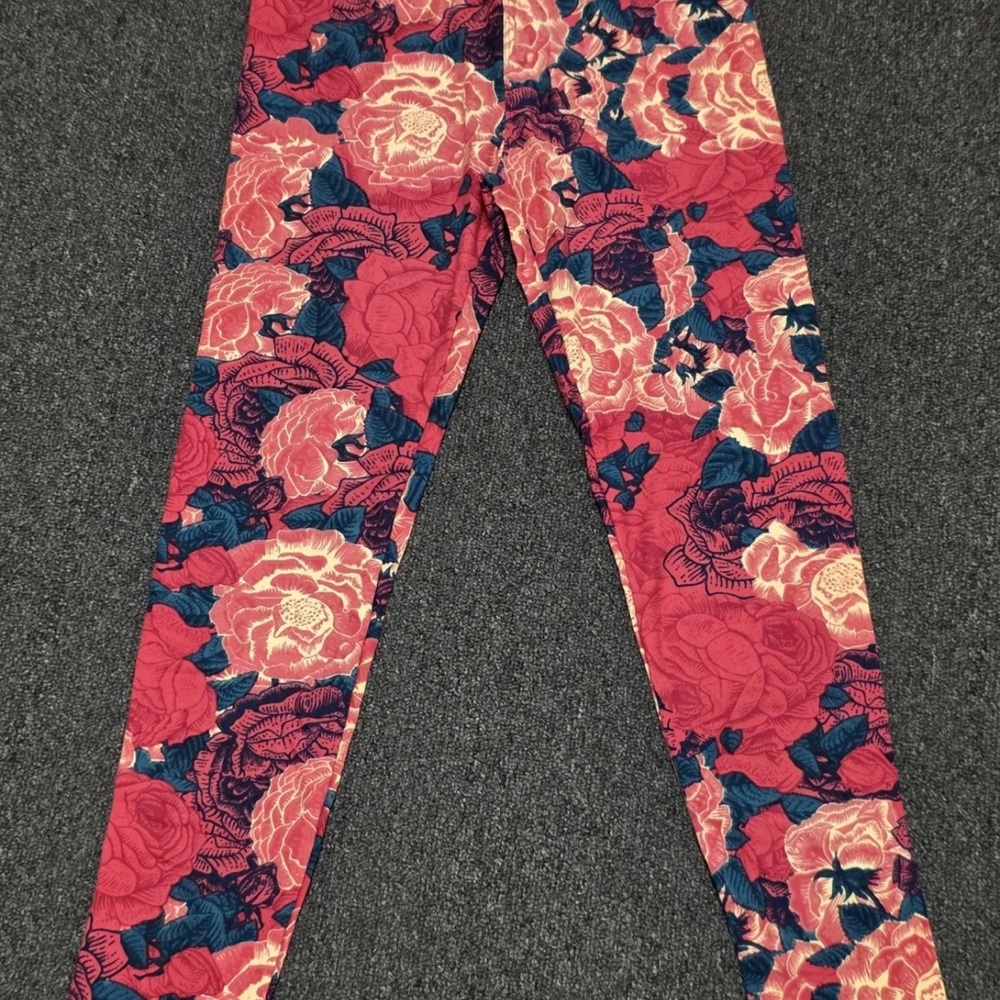 LuLaRoe Green and Red Leggings Vibrant Floral Design